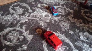 Автоботы помогают  восстанавливать своего друга  и на автоботов напали  4Часть