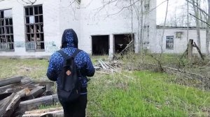 Заброшенная воинская часть. Нашли интересные военные штуки. Найденное оказалось ядовитым