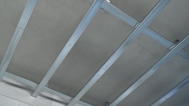 Монтаж подвесного потолка из плит КНАУФ АКВАПАНЕЛЬ