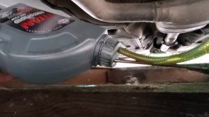 как залить масло в механическую коробку Мерседес w203