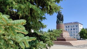 Площадь "Молодой гвардии"
