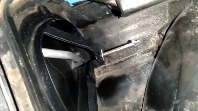 Ремонт крепления воздушного фильтра. смотреть онлайн