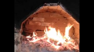 Горит огонь в печи. Русская печь.