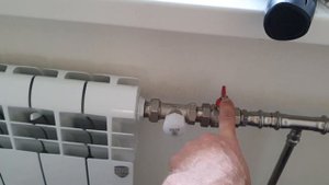 Вывод радиаторов из стены на нержавейке