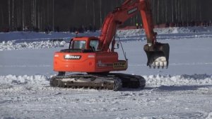 "Сияние Севера - 2013": Экскаватор против Шестёрки.mp4