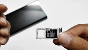 Samsung Galaxy Note 10 / Note 10+ : How to Insert SIM and Memory Card