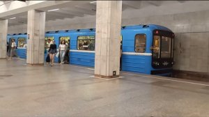 20 минут на станции Студенческая Новосибирского метрополитена