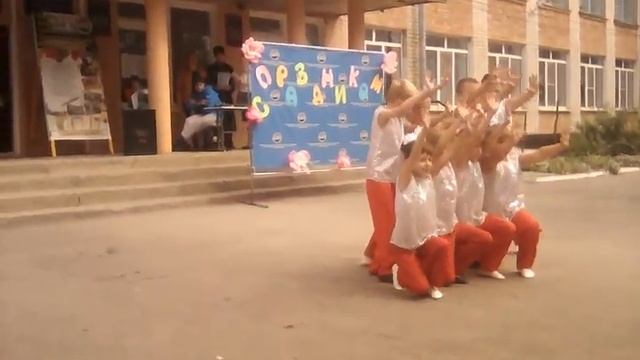 Этот танец показывали на день пожилого человека смотреть онлайн