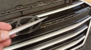 Молдинг решетки радиатора HYUNDAI ELANTRA