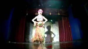 Аладора Беранже и шоу "Райские птицы"