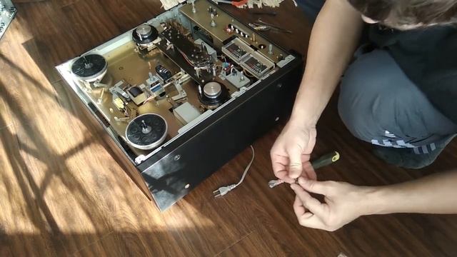 AKAI GX-635D Разбор. смотреть онлайн