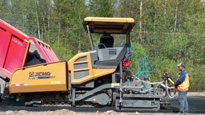 Асфальтоукладчик XCMG RP705 запущен