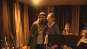 Домашняя студия, запись песни. Семья Савченко