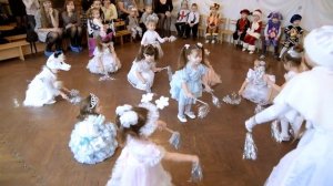 Детский танец на новый год =) Очень мило