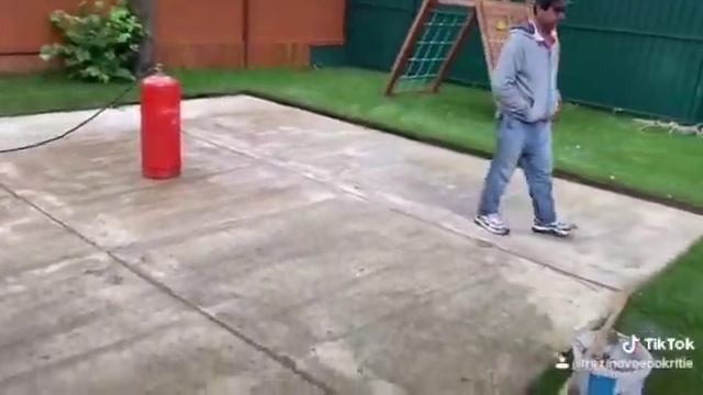 Единственный верный способ сушки основания детской площадки после дождя для укладки резиновой крошк смотреть онлайн