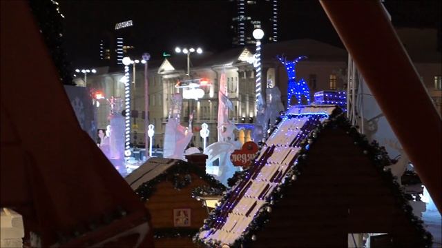 Ночь перед открытием ледового городка на площади 1905 года... смотреть онлайн