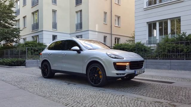 2016 Porsche Cayenne Turbo S : The 570-hp Monster of SUVs смотреть онлайн