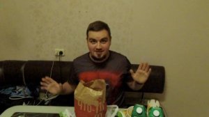 Распаковка пакета из KFC от НИКИТЫ ОБЛОМОВА и СЛАВНОГО ДАНИИЛА