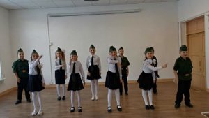 Песня "Идёт солдат по городу"