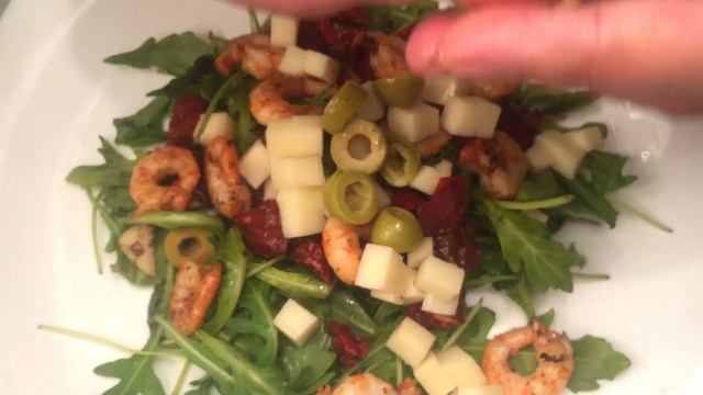 Салат с Креветками и Вялеными Помидорами