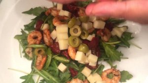 Салат с Креветками и Вялеными Помидорами