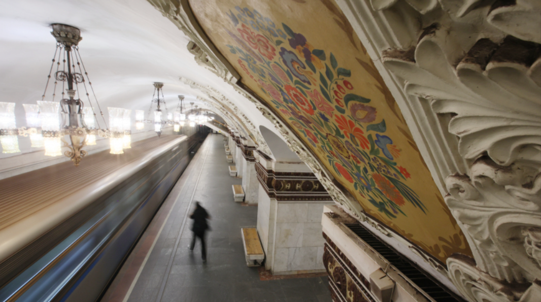Такер Карлсон пришел в восторг от метро в Москве