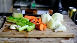 Свинина, тушенная с сельдереем