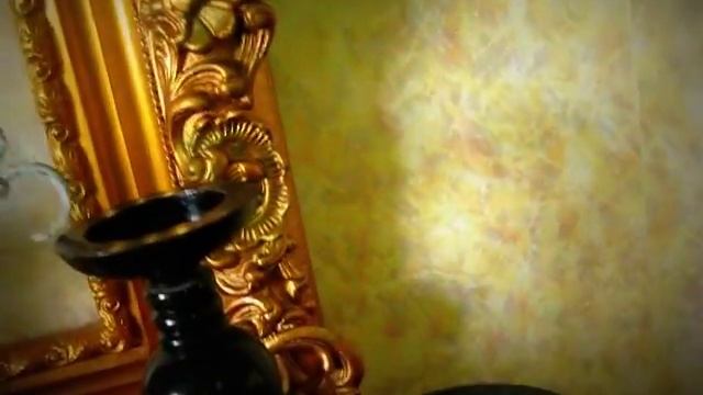 Купить винтажные подсвечники, индийские вазы, советский фарфор.