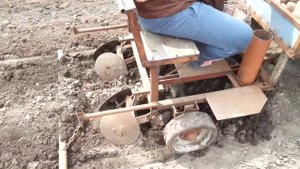 Самодельный трактор посадка картофеля