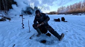Горная рыбалка-Ловля Ленка и хариуса зимой на Дальнем Востоке (подводная съемка)