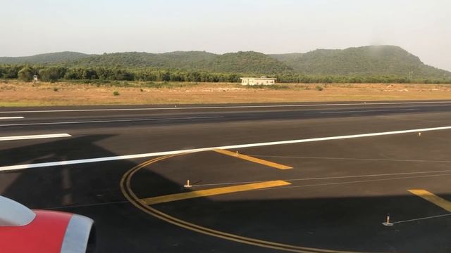 Phu quoc (Vietnam) landing in airport. Посадка в аэропорту Фукуок (Вьетнам) смотреть онлайн