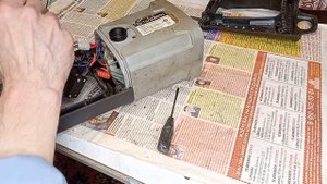 Пила Интерскол-собираем электрическую часть.