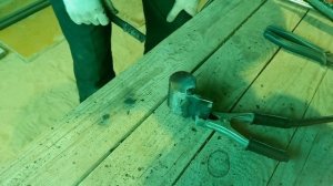 Как заварить отверстие наплавкой металла (на примере гаражной петли)