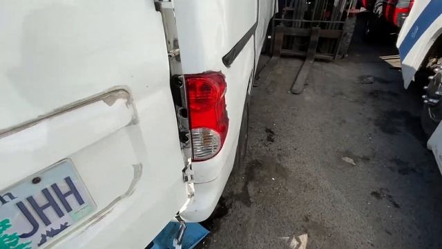 HOW TO REMOVE TAIL LIGHT ON A 2013 - 2019 NISSAN NV200 смотреть онлайн