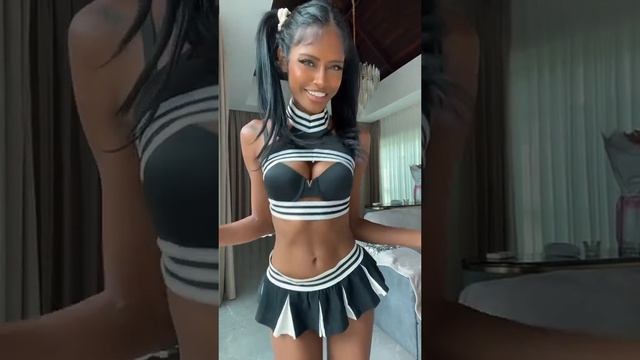 Сексуальный костюм школьницы смотреть онлайн