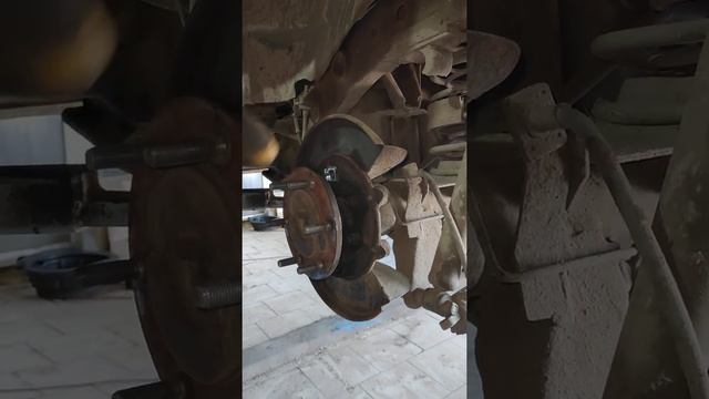 замена колодок ручника на тайгер тагаз.. смотреть онлайн