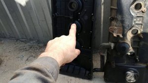 Клапанная крышка ЗМЗ 405.24 Евро-3 сравнение.
