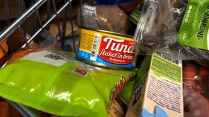 ПРОСРОЧКА в МАГАЗИНАХ МОСКВЫ. ВЫЗВАЛИ ПОЛИЦИЮ