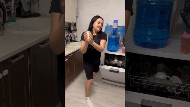 Когда едет тёща🤪🤪🤪#многодетнаясемья #приколы #семейныйканал #семья #дети #ржакадослез #