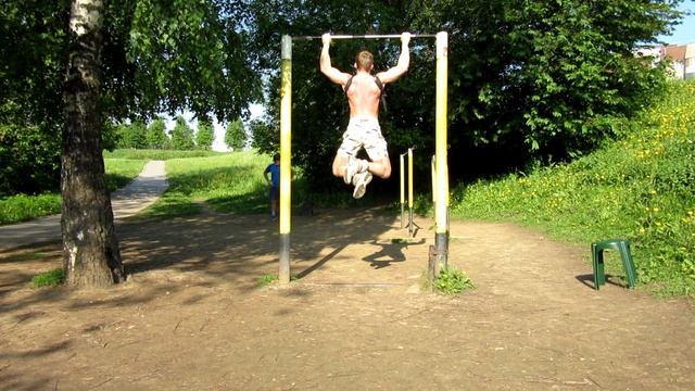 Street workout. Slow muscle fibers training