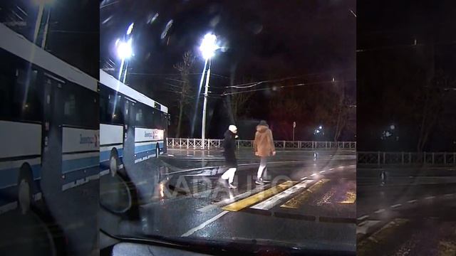 Как не должен ездить профессионал. Калининград. 02.12.21 смотреть онлайн