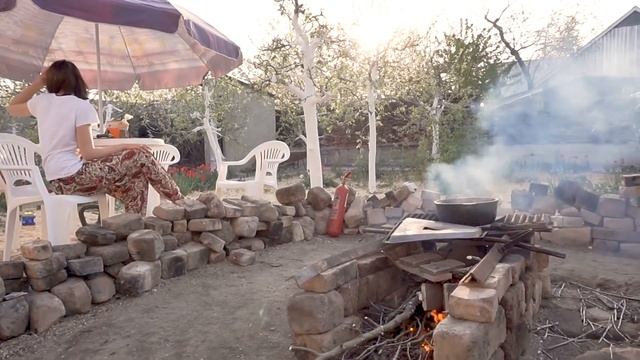Плов узбекский на костре. Жесть! многодетная семья готовит плов на улице. смотреть онлайн
