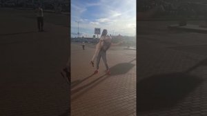 ПОДНЯЛ ОДНОЙ РУКОЙ 15 ДЕВОЧЕК НА ДЕНЬ РОЖДЕНИЯ