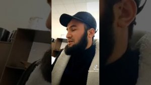 КАК КРАСИВО ОН ПОЕТ?