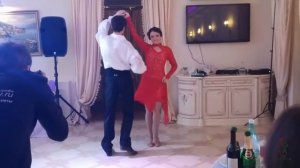 необычный, страстный и красивый свадебный танец (бачата+танго)