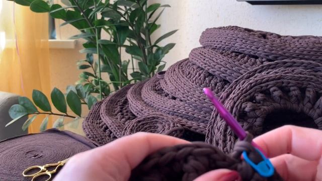Ковёр из трикотажной пряжи крючком