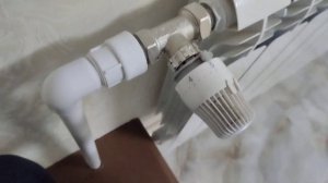 Почему не прогревается радиатор отопления полностью с термоголовкой.