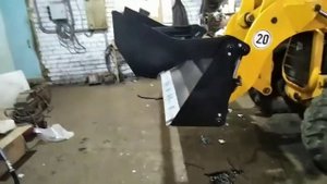 раскрытие челюстного ковша