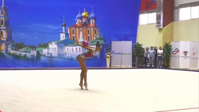 Карина Киреева ВС Возрождение 2023 мяч-3000