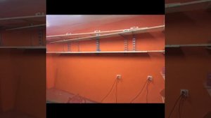 Полки в гараже под колёса и инструменты из кабельных стоек
